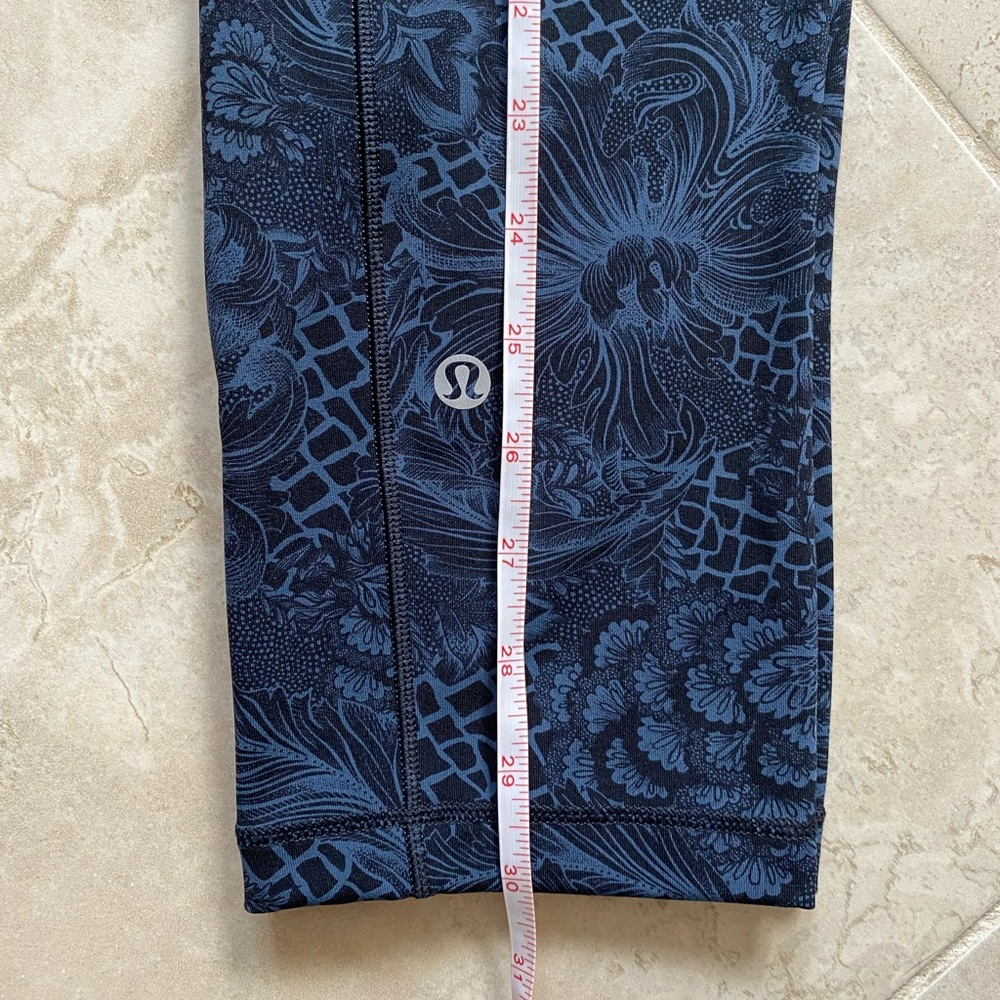 Lululemon capris - Picture 6 of 7